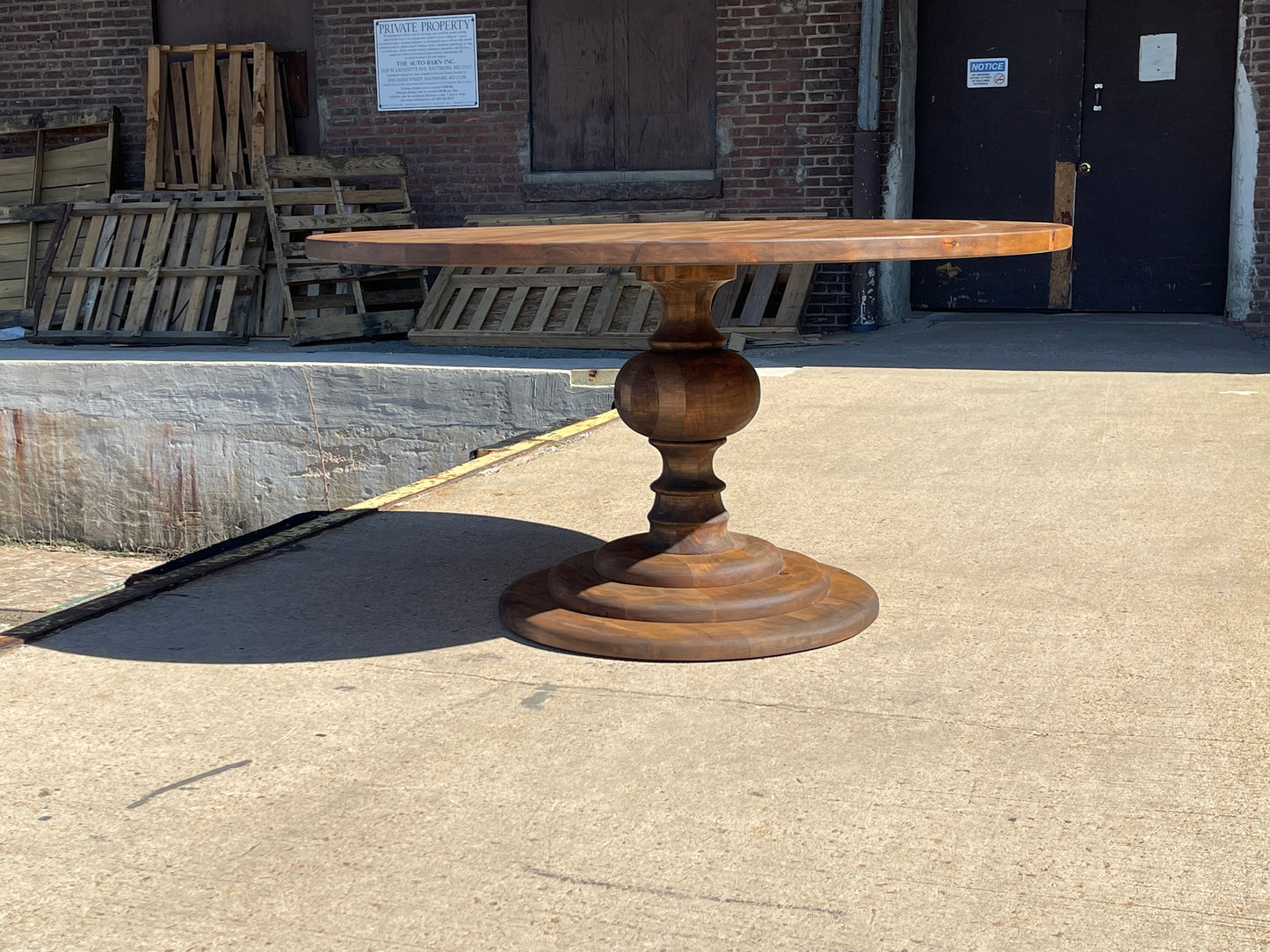 Free shipping - PINE round pedestal table